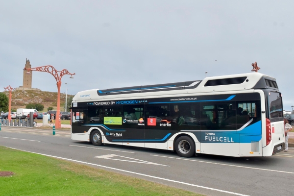 $!Puerto de A Coruña estrena un autobús propulsado por hidrógeno renovable