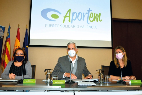 $!Pilar Blaya, Secretaría; Paco Prado, Presidencia, y Carla Sapiña, Tesorería, de Aportem, en un momento de la asamblea general.