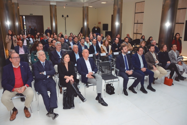 $!La comunidad portuaria asistió a la presentación del Plan Net Zero Emissions de Valenciaport. Foto J.C.P.