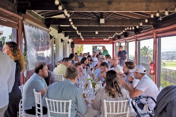 $!Los participantes pudieron disfrutar de un almuerzo.