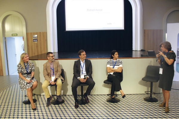 $!Ana Conesa, Marpol Product Manager de Tradebe; Miquel Àngel Lliteras, gerente de Pendennis Grand Marina Vilanova; Rafael Aznar, director general de D-Martin España; Marta Spreafico, responsable del departamento de Yachting &amp; TPA de Lantimar Group; y Eva Miquel, moderadora y socia-directora de aWp Services. Foto M.V.