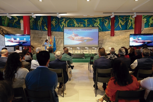 $!Asistentes a la presentación de la campaña que trata de reducir siniestros y, sobre todo, de concienciar a los usuarios de la náutica de recreo y de otras actividades recreativas marítimas de la necesidad de cumplir las normas sin dejar de disfrutar del tiempo de ocio.