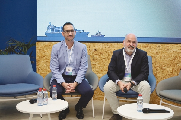 $!José Andrés Giménez, director de Logística Portuaria de la Fundación Valenciaport; y Juan Manuel Díez, jefe de Innovación de la Autoridad Portuaria de Valencia. Foto R. T.