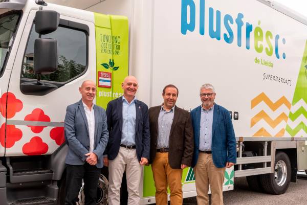 $!Plusfresc recibe un camión 100% eléctrico para la logística de frío urbana
