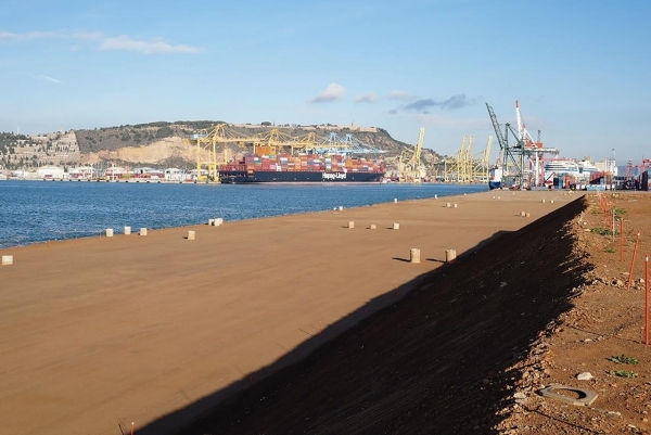 $!La obra adjudicada incorpora la superestructura necesaria para instalar la red de media tensión que permitirá hacer llegar la electricidad hasta los barcos.