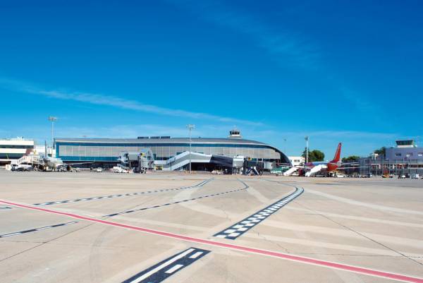 $!El Aeropuerto de Valencia tiene unas instalaciones “perfectamente preparadas” para un incremento de la actividad.