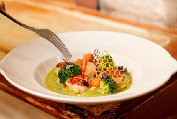 $!Vieiras salteada con crema de broccoli