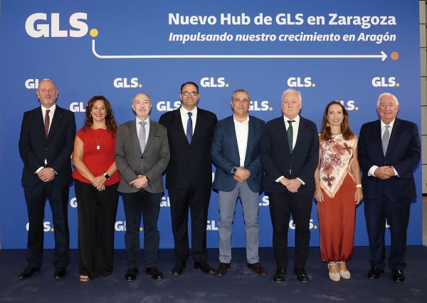 $!Autoridades asistentes a la inauguración del centro logístico.