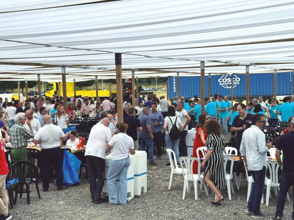 $!Un total de 1.250 profesionales de la comunidad logístico-portuaria de la Bahía de Algeciras ratificaron con su presencia el éxito de la convocatoria. Foto H. D.