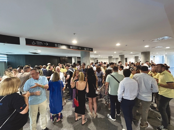 $!Más de 1.000 profesionales del sector logístico de Bilbao han acudido a la cita. Foto M. C.