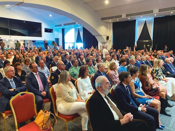 $!Comunidad Portuaria, autoridades políticas y económicas y familiares se dieron cita ayer en el Orenes Gran Casino, en el moll Serrano Lloberes, para apoyar al nuevo presidente de PortCastelló, Rubén Ibáñez. Foto L.D.