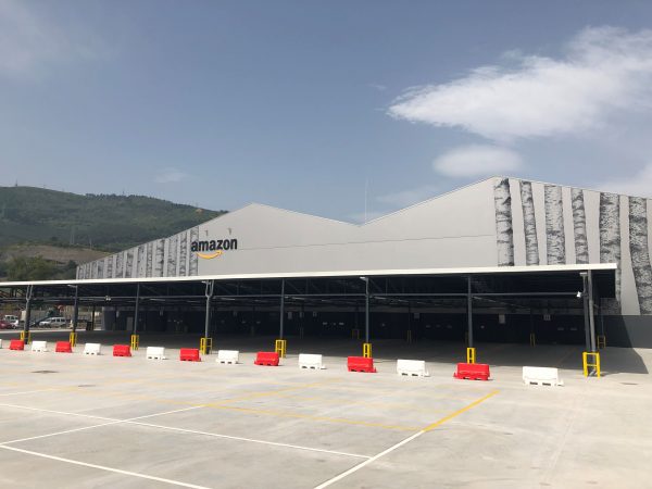Las plataformas de comercio online muestran inter&eacute;s por situarse cerca de las capitales vascas