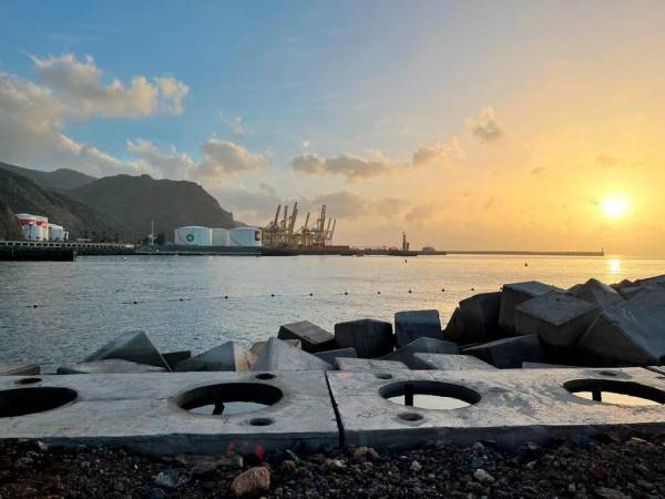 $!El presidente del Gobierno de Canarias conoce el avance de las obras del litoral de Valleseco