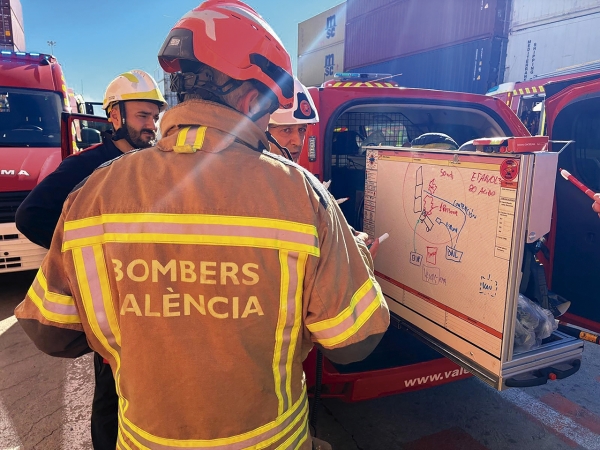 $!Los equipos de bomberos han analizado las posibles respuestas ante la emergencia.