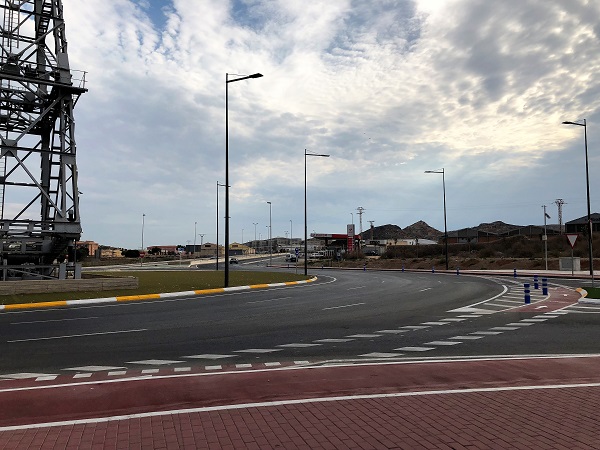 Nuevo tramo de carril bici en la rotonda de la gr&uacute;a Sans&oacute;n