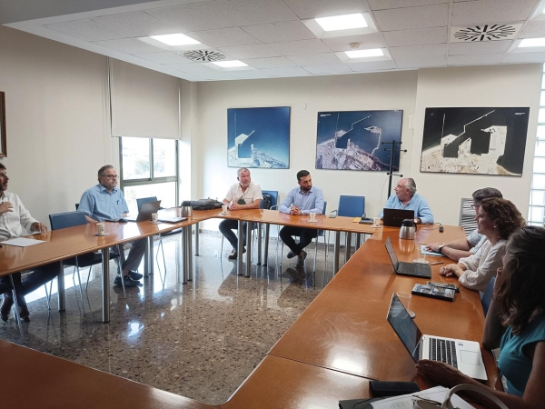 $!Un momento de la reunión mantenida esta mañana por los integrantes del Comité Asesor del Puerto de Sagunto.