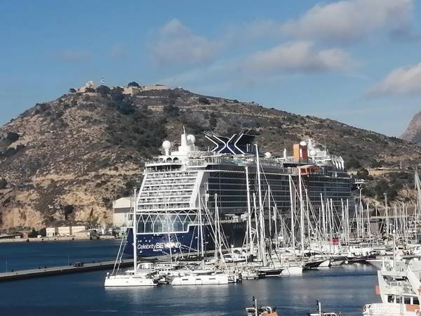 $!El buque “Celebrity Beyond” en su primera escala en el Puerto de Cartagena.