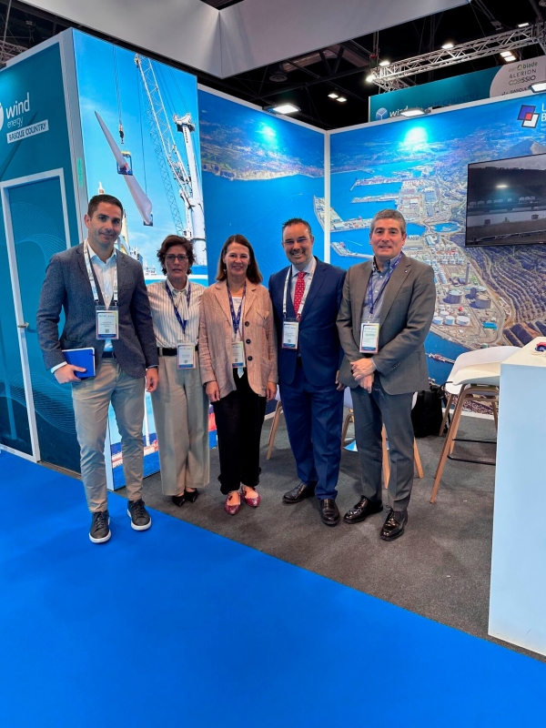 $!Desde la izquierda: Gerardo Toro (Toro y Betolaza), Amaia Sarasola (AP de Bilbao), Cristina Ardeo (AP de Bilbao), Gorka Zabala (Toro y Betolaza), Roberto Bartolomé (Uniport).