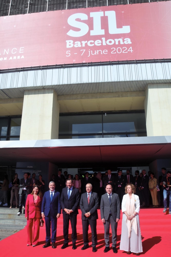 $!Autoridades a su llegada ayer a la inauguración del SIL 2024 en una más que calurosa mañana en Barcelona. Fotos M.J.