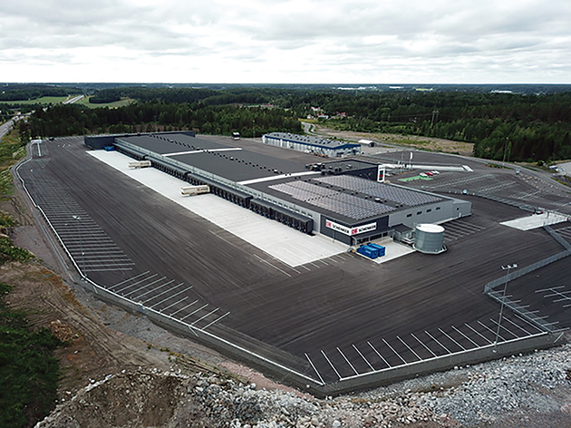 &bull; &bull; EXPANSIÓN DEL NEGOCIO EN EUROPA DB Schenker invierte 26 millones de euros en la apertura en Finlandia de su segunda mayor terminal de transporte terrestre.