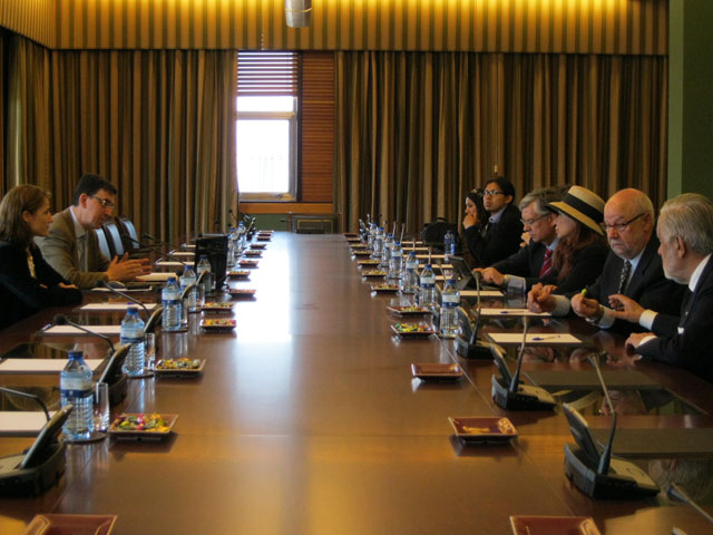 El Puerto de Vigo recibe la visita de una delegaci&oacute;n de Ecuador