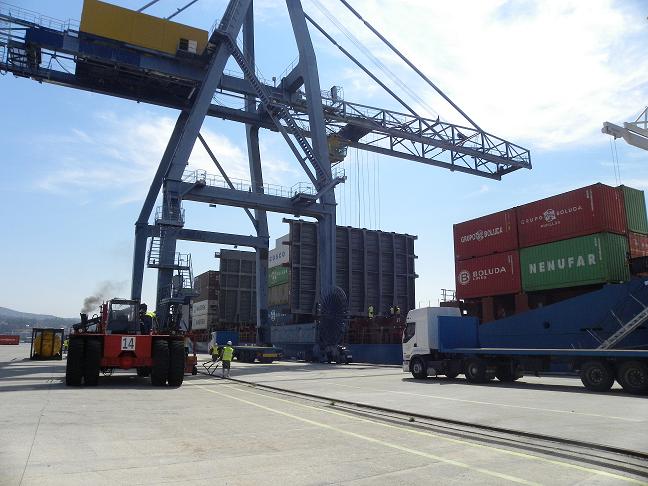 La mercanc&iacute;a contenerizada aport&oacute; el pasado a&ntilde;o el tercio del valor del tr&aacute;fico en la AP de Vilagarc&iacute;a