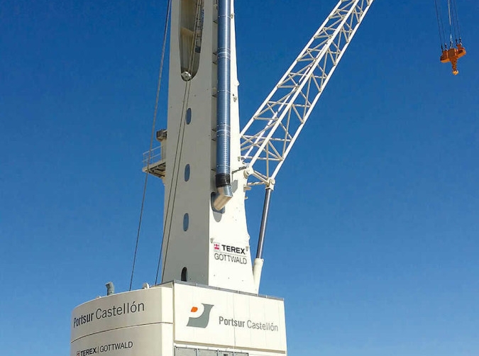 La nueva gr&uacute;a m&oacute;vil de Portsur Castell&oacute;n, totalmente operativa