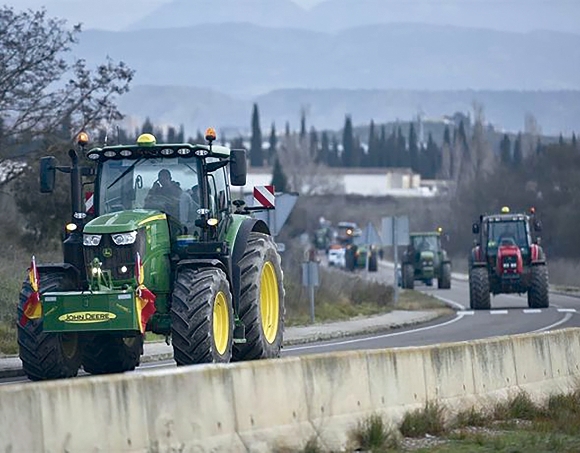 Cada bloqueo rompe eslabones clave de una cadena logística.