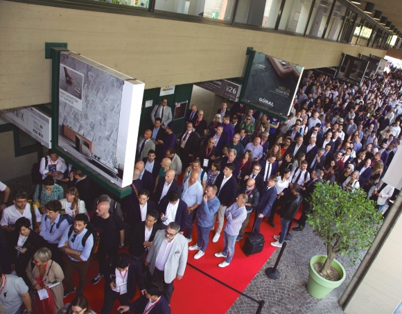 Cersaie superó los 94.000 visitantes en 2025 y este año espera consolidarse por encima de los 100.000 profesionales.