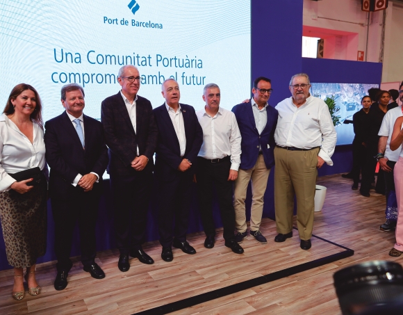 Blanca Sorigué (CZFB), Antonio Llobet (COACAB), José Alberto Carbonell (Port de Barcelona), Pere Navarro (CZFB), Salvador Richart (Asociación Consignatarios), Àlex Garcia (Port de Barcelona) y Javier Vidal (AEEPB). Fotos J.M.