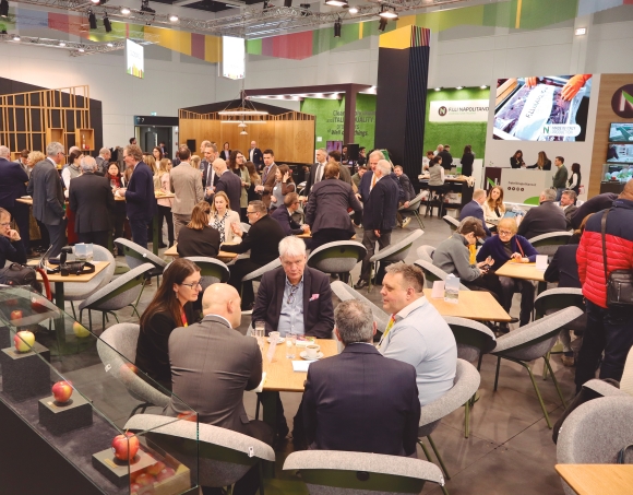 Las reuniones, los contactos y el intercambio de experiencias permiten ajustar estrategias y anticipar tendencias en el marco de Fruit Logitica. Foto J. P.