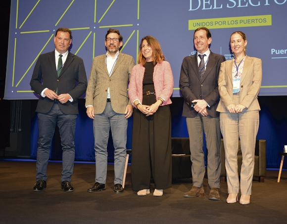 Alberto Santana, presidente de la AP de Huelva; Manuel Pastor, director del Instituto Nacional de Administración Pública; Mercedes Pardo, CEO del Instituto Marítimo Español; Andrés Menéndez, director general de staffing y RIS de Randstad y Sara Recatalá, miembro de la junta directiva de WISTA. Foto J.C.P.