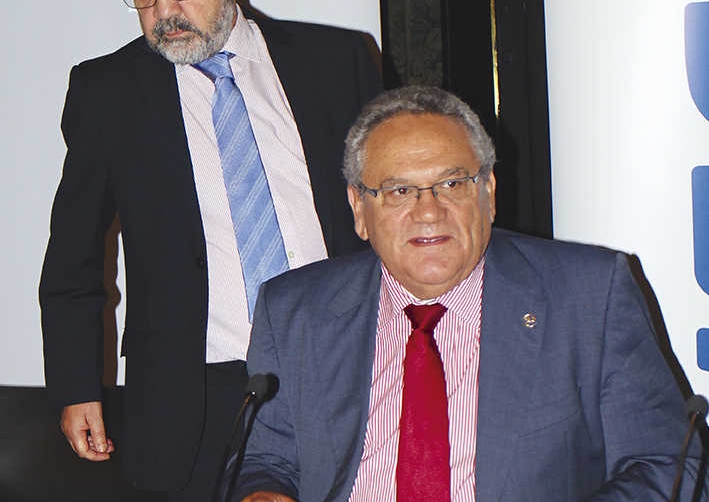 Ovidio de la Roza fue reelegido para un nuevo mandato en 2014. Foto M.J.