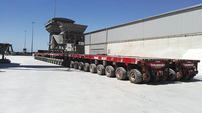 Portsur Castell&oacute;n descarga una torre de vac&iacute;o de casi 700 toneladas para la refiner&iacute;a de BP