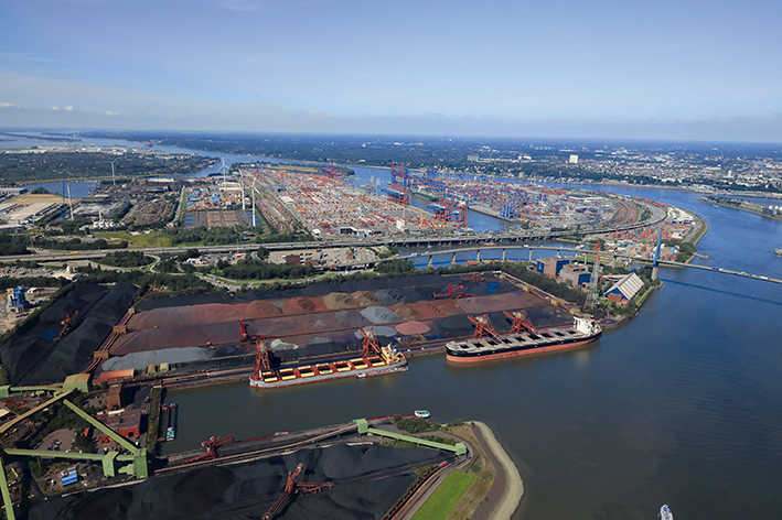El tr&aacute;fico de contenedores en Hamburgo se estabiliz&oacute; en 2017 con 8,8 millones de TEUs