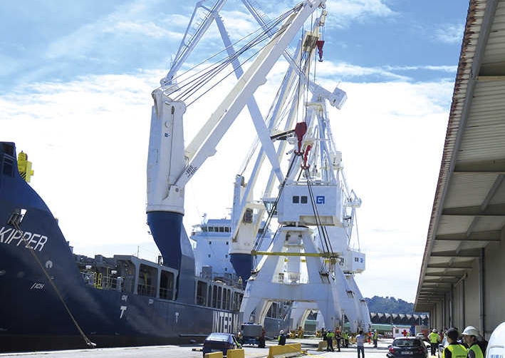 Ports Solutions embarca en Santander tres gr&uacute;as para la estibadora Garc&iacute;a Reboredo en Vilagarc&iacute;a