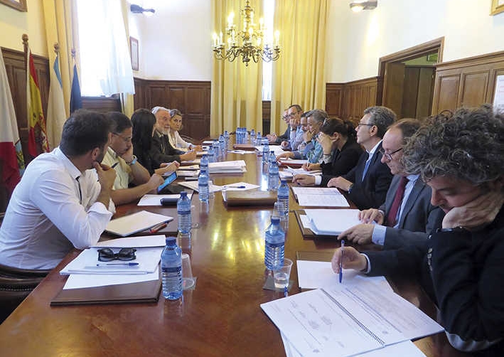 El Puerto de Vigo y la comunidad portuaria se implican en la mejora del servicio del PIF