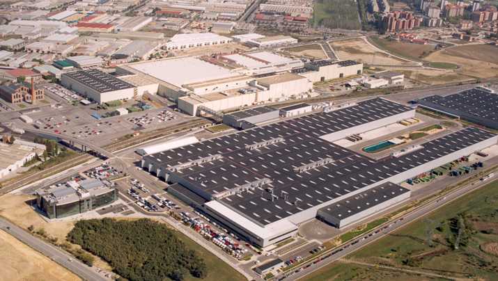 Mercedes-Benz renueva su confianza en DHL para la gesti&oacute;n log&iacute;stica de su f&aacute;brica de Vitoria-Gasteiz