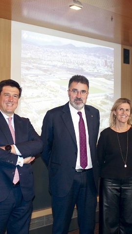 Luis Lázaro, director de logística de MERLIN; Ismael Clemente, CEo de MERLIN; Lluís Salvado, presidente de Port de Barcelona y de Cilsa, Miriam Alaminos, subdirectora general de Port de Barcelona y Jordi Guerrero, director general de Cilsa. Foto J.P.M.