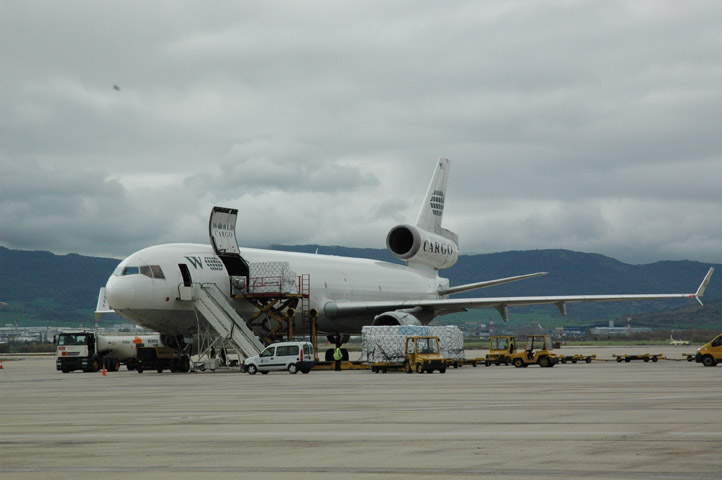 AENA ultima con el comit&eacute; del Aeropuerto de Vitoria un horario diurno bajo demanda