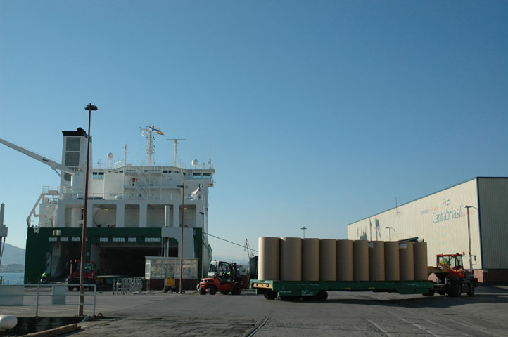 El Puerto de Santander confirma su aton&iacute;a con un descenso del tr&aacute;fico del 21,4% hasta febrero