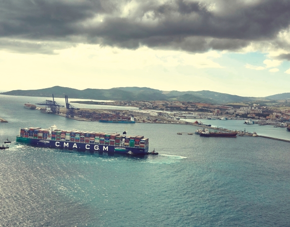 PUERTOS DE ANDALUCÍA · Competitividad y certidumbre