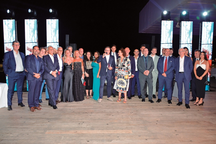 Equipos de las oficinas de Ignazio Messina en España e Italia en la celebración del 25 aniversario de Messina en España. Foto J.C.P.