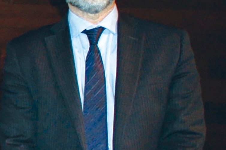 C&eacute;sar Salvador retorna a la direcci&oacute;n de la Autoridad Portuaria de Pasaia. Foto J.P.
