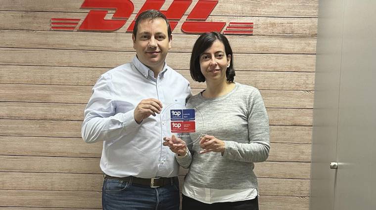 Rubén Gavela, director general de DHL Freight Iberia y Isabel Días, directora de RRHH de DHL Freight Iberia.