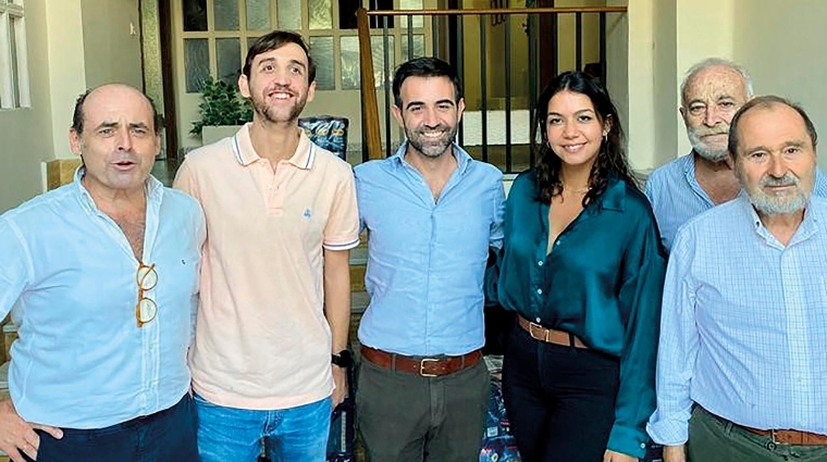 Representantes de Pérez y Cía. Group junto a parte del equipo de la Fundación Hospitalaria de la Orden de Malta.