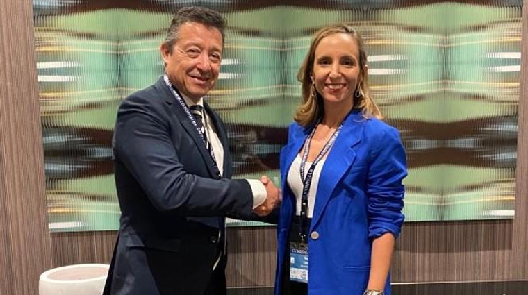 El fundador de Assistcargo, José Luís Anselmi, junto a la consejera delegada de Comismar Control, Rocío Lamet.