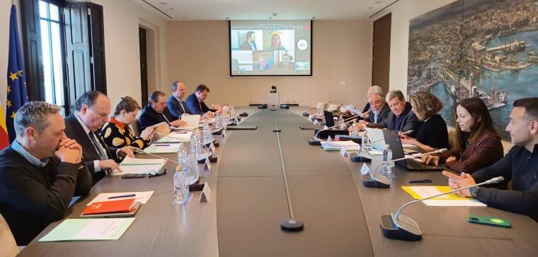 Los miembros del Consejo de Administración de la APV en su reunión celebrada en la mañana de ayer.
