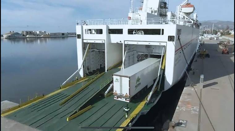 Durante el primer mes y medio de este año, los ferris que hacen los enlaces con Melilla y Tánger-Med, han transportado la mitad de la mercancía general que se movió en 2022.