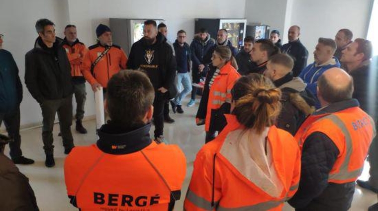 Un momento de la Asamblea celebrada por los trabajadores de Bergé.